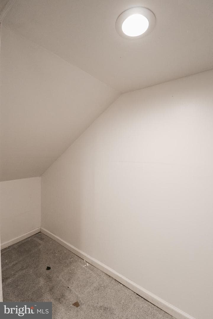 1213 W Market Street photo 30