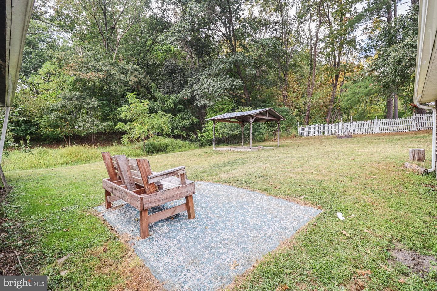 1213 W Market Street photo 32