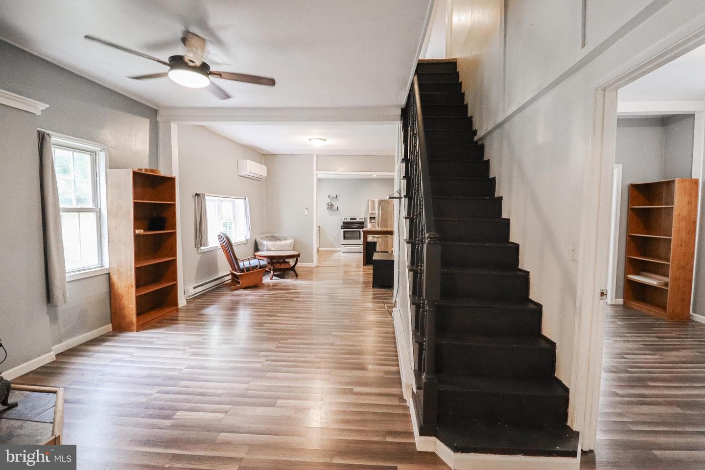 1213 W Market Street photo 9