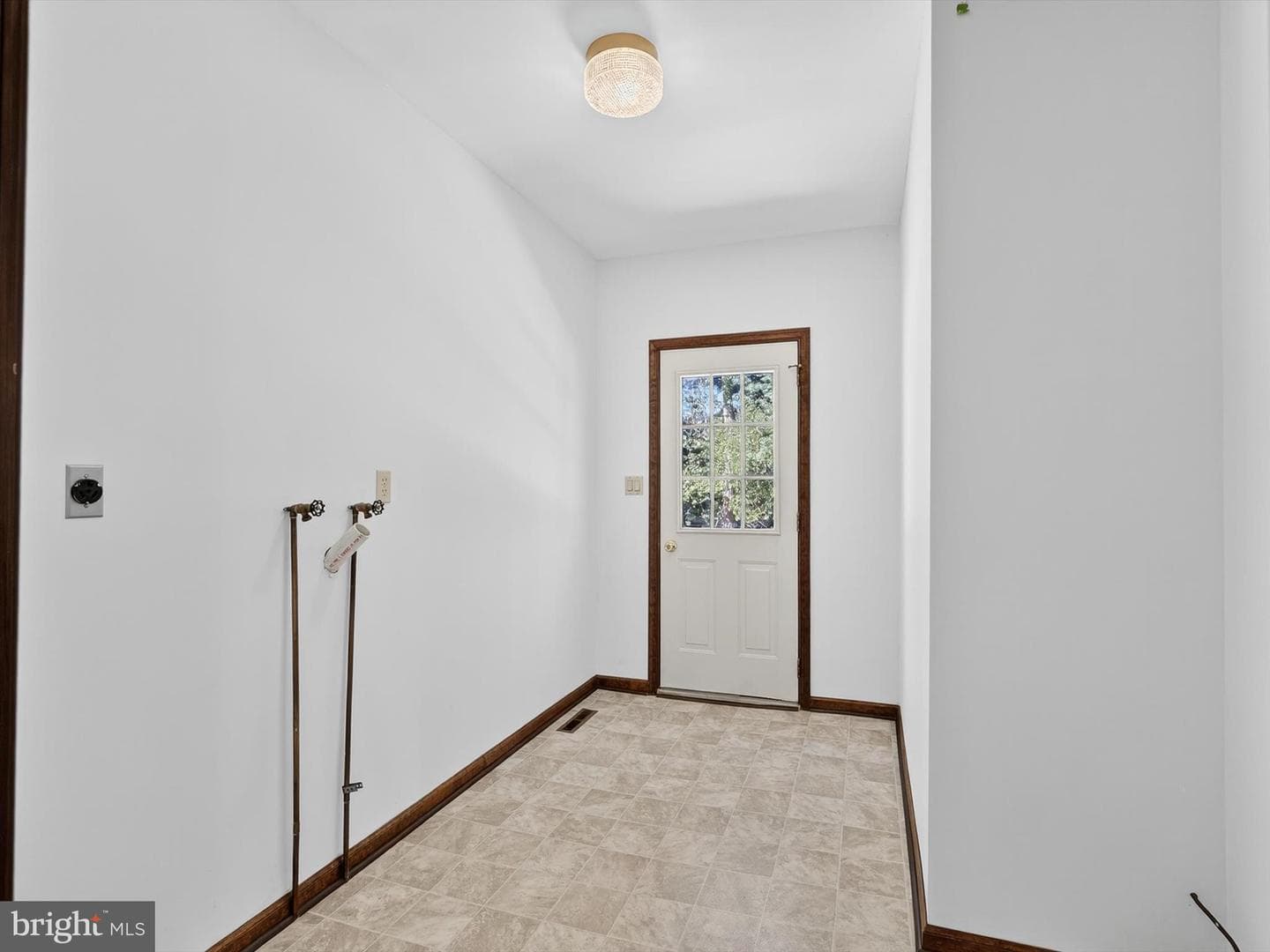 2096 Ashbury Drive photo 24