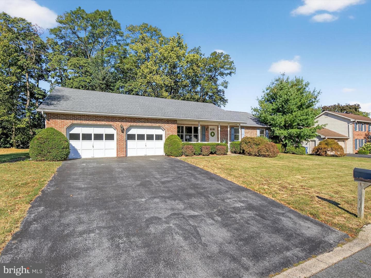 2096 Ashbury Drive photo 3