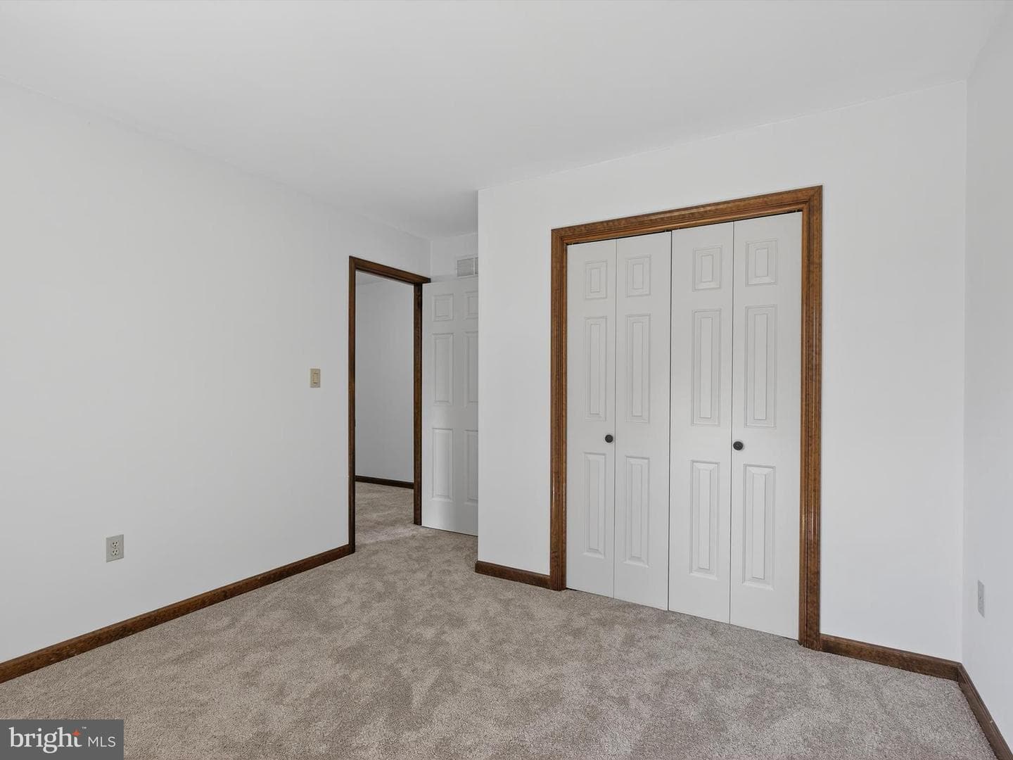 2096 Ashbury Drive photo 32