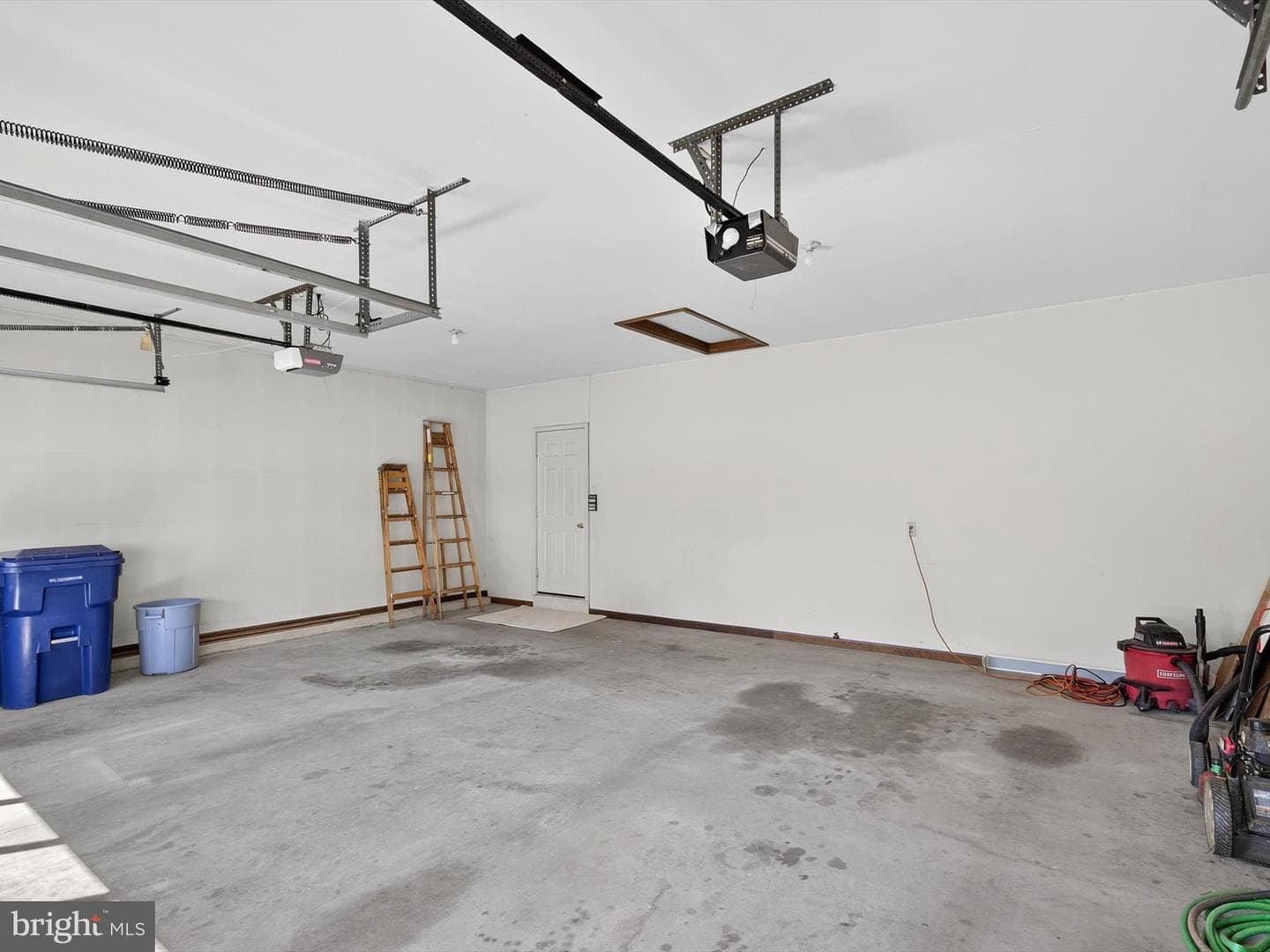 2096 Ashbury Drive photo 39