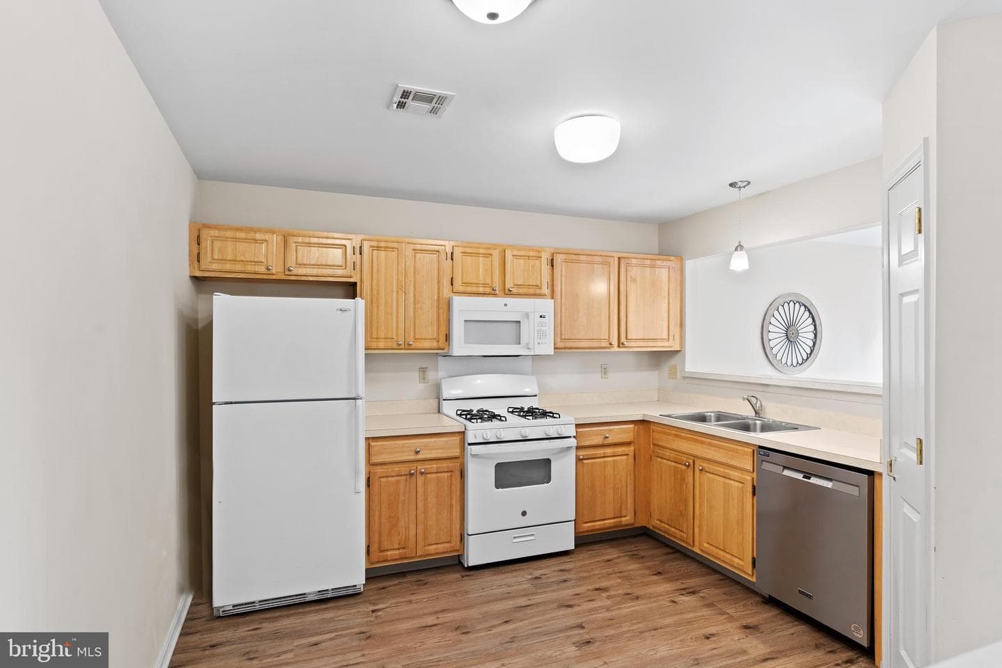 149 Cardinal Lane photo 3