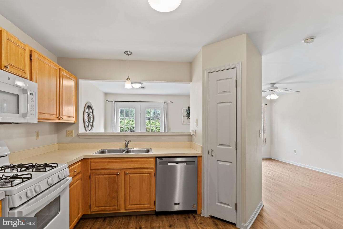 149 Cardinal Lane photo 4