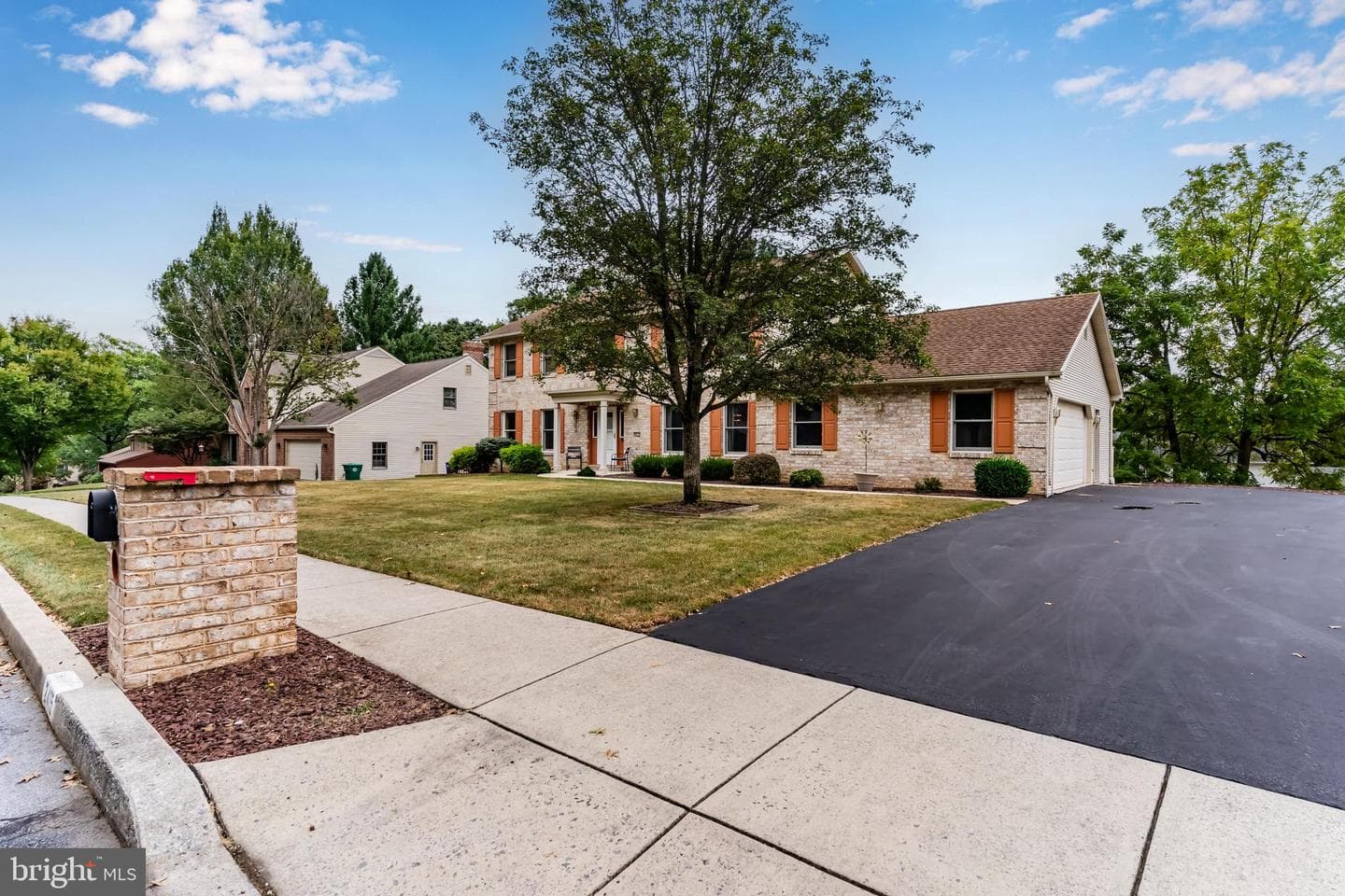 2415 W Bayberry Drive photo 4