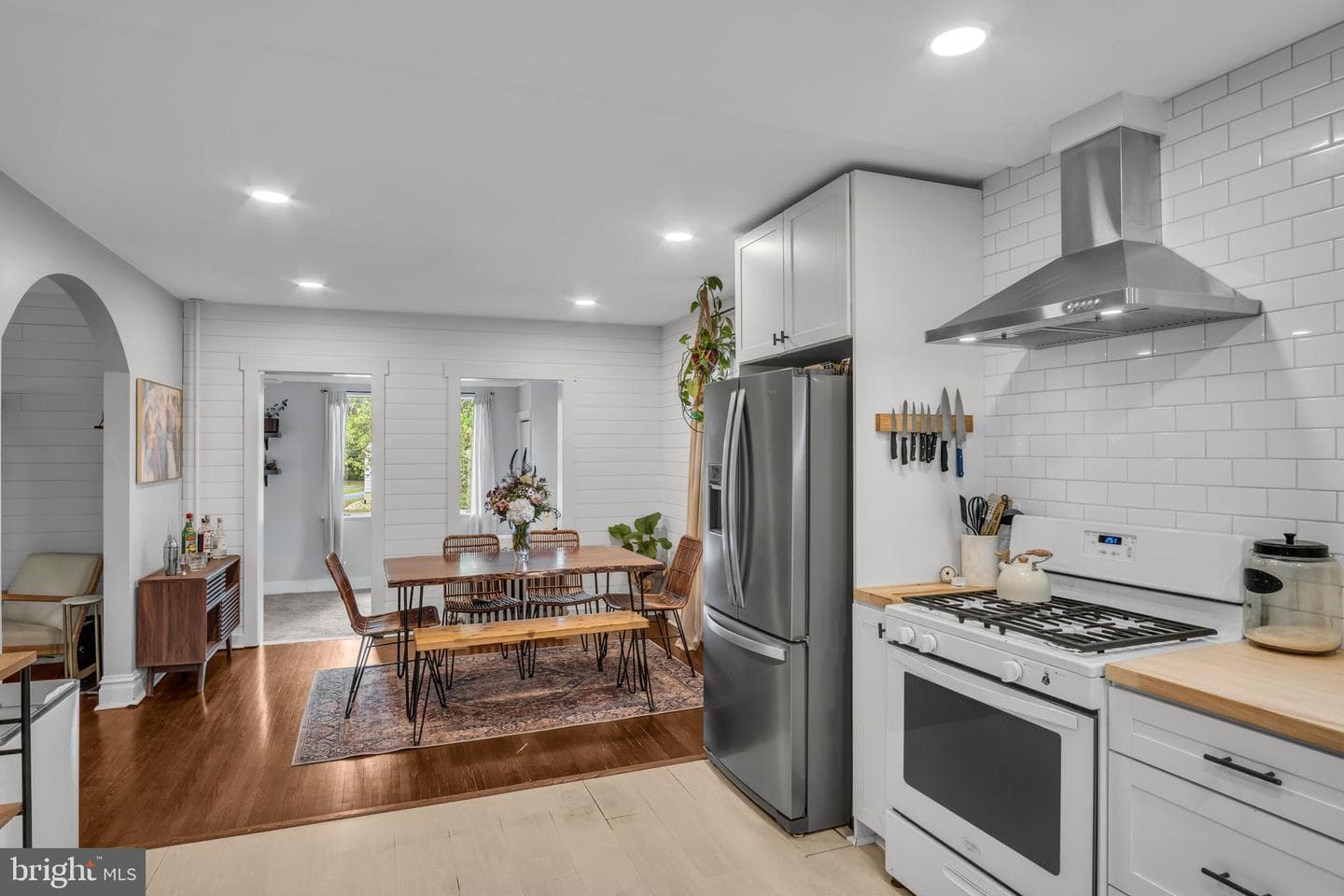 56 N Madison Street photo 10