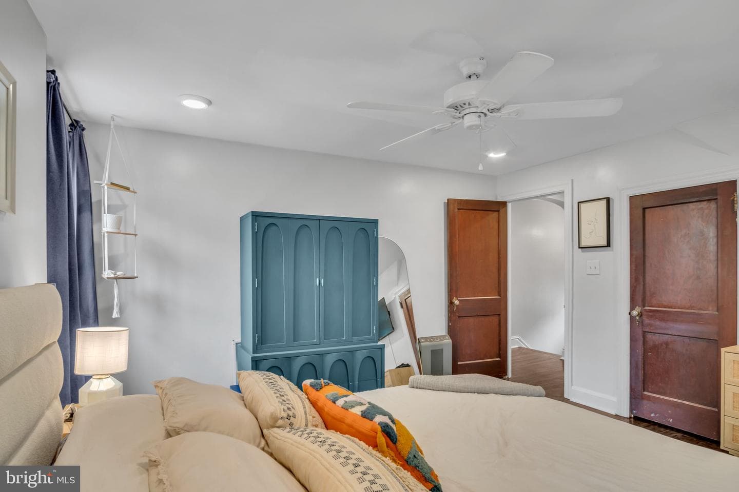56 N Madison Street photo 16