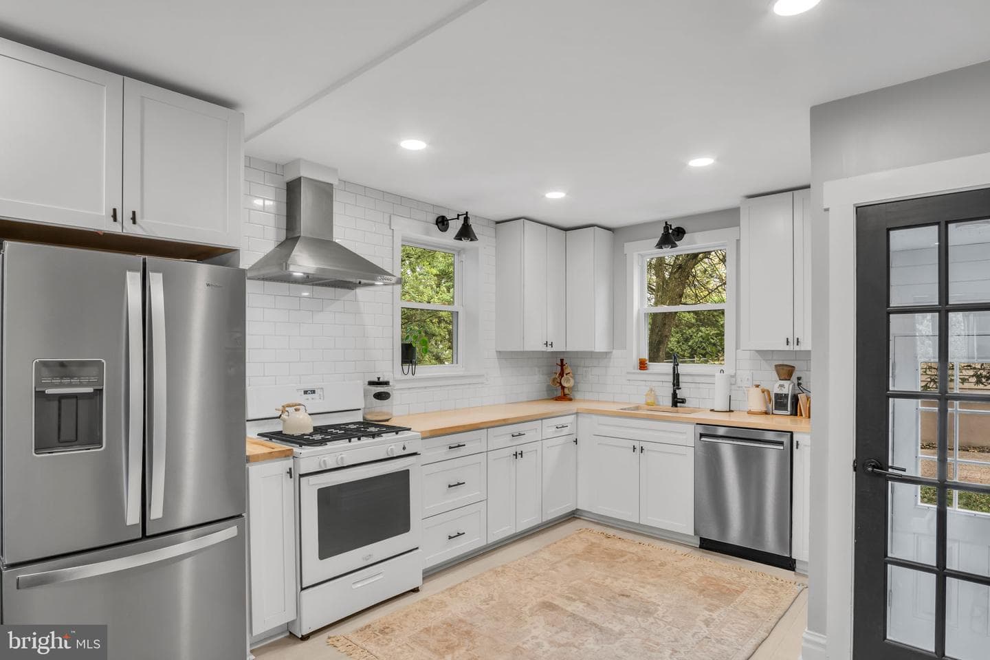 56 N Madison Street photo 9
