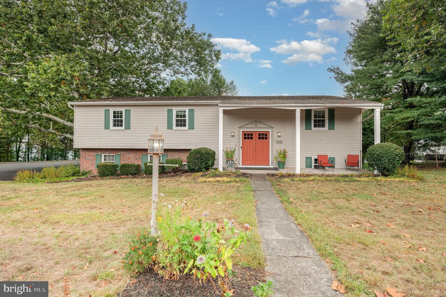2120 Sycamore Drive photo 2