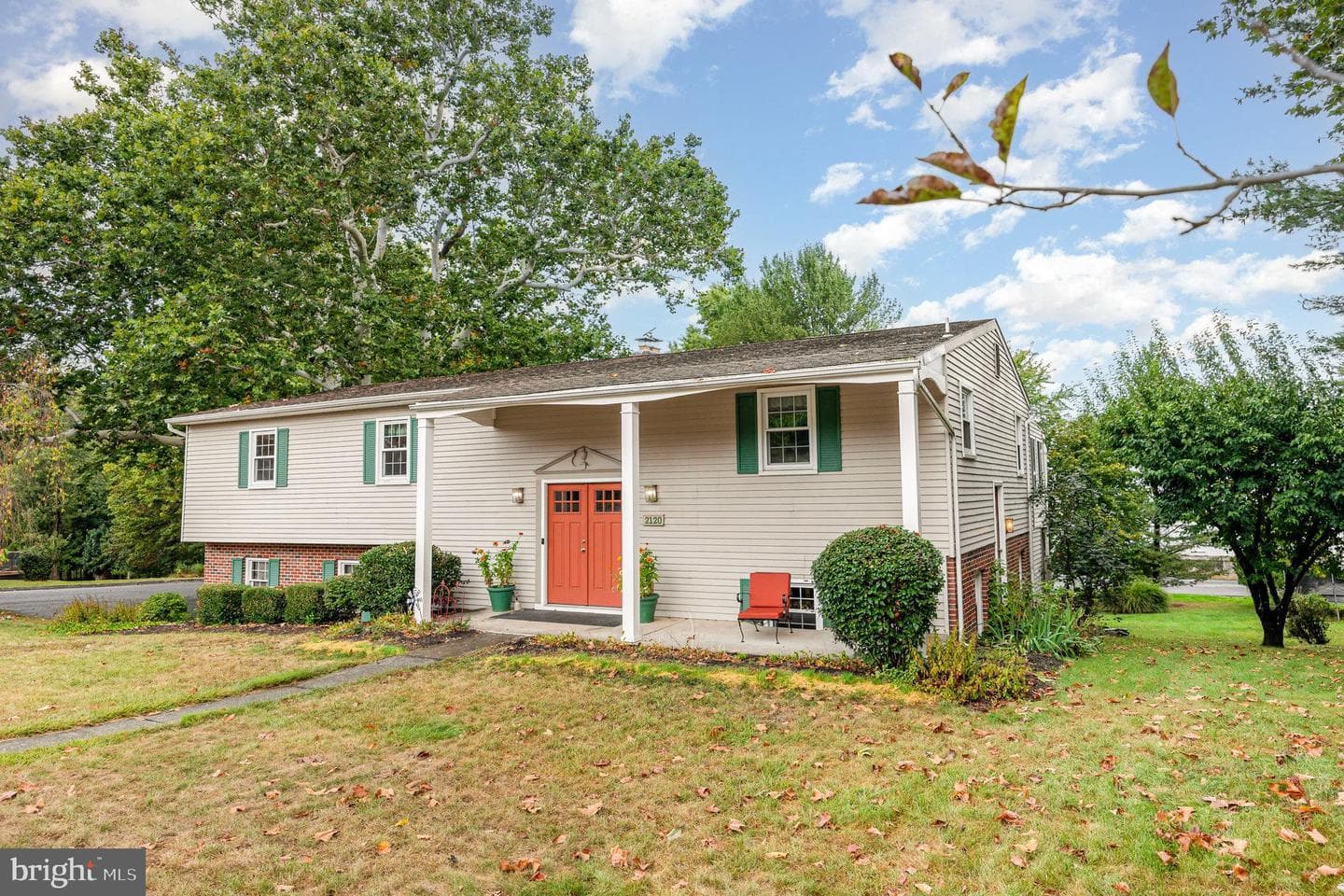 2120 Sycamore Drive photo 3