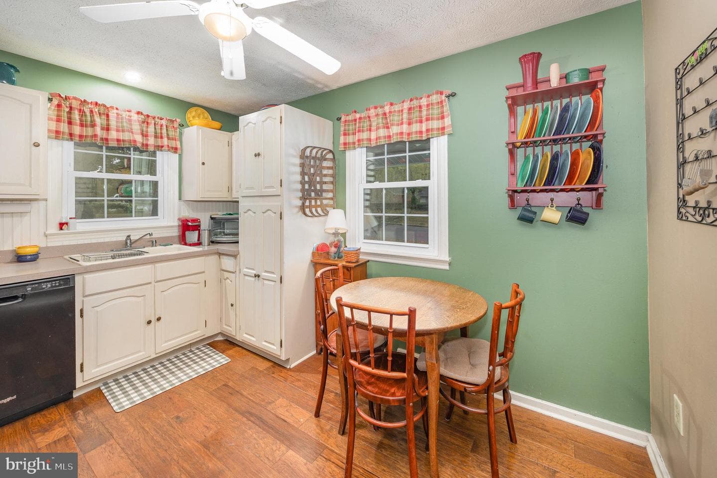 2120 Sycamore Drive photo 8