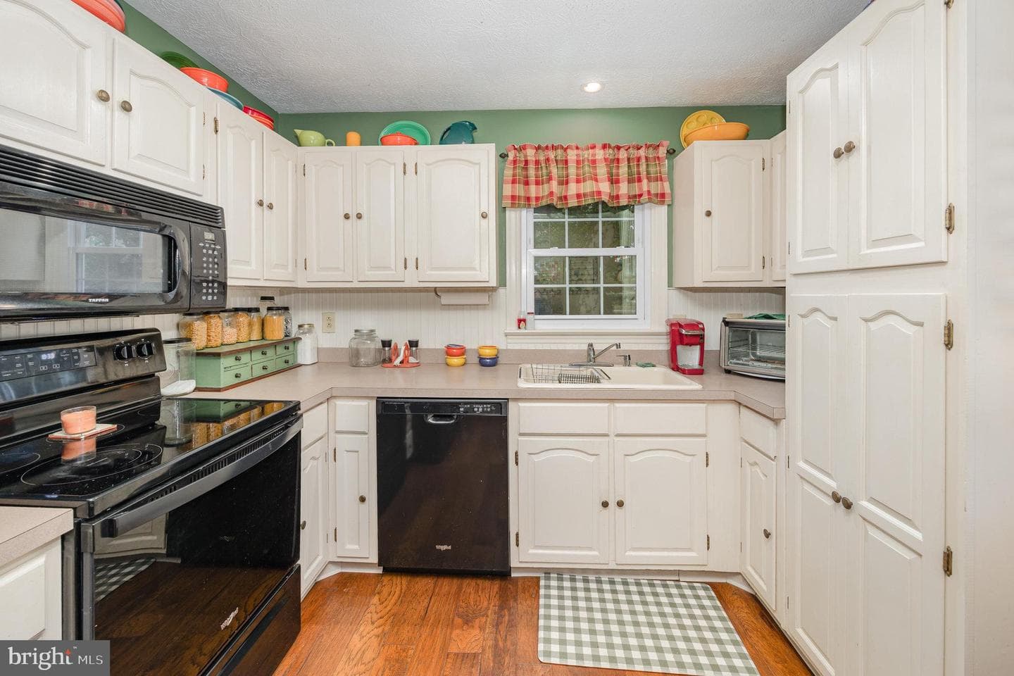 2120 Sycamore Drive photo 9