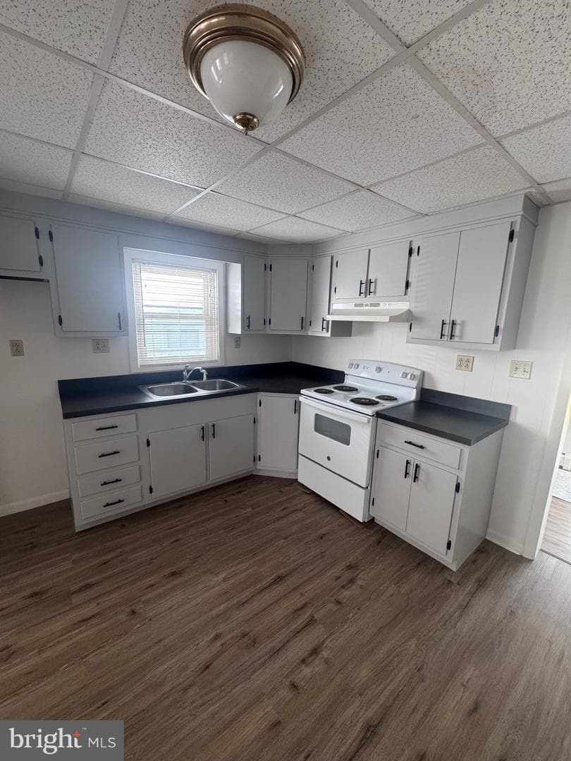 222 Armstrong Street photo 8