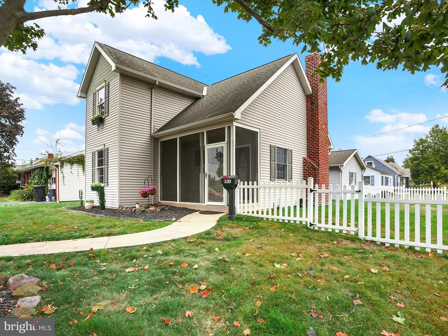 539 Linden Street photo 3