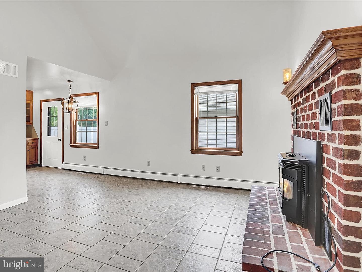539 Linden Street photo 9