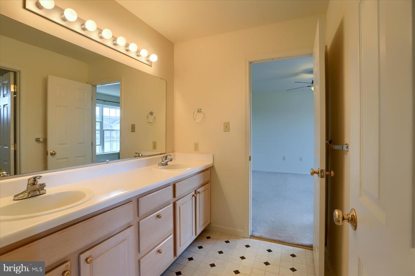 122 Kestrel Court photo 20