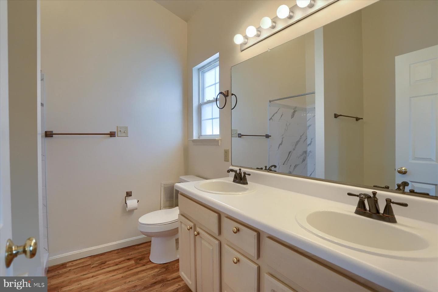 122 Kestrel Court photo 31