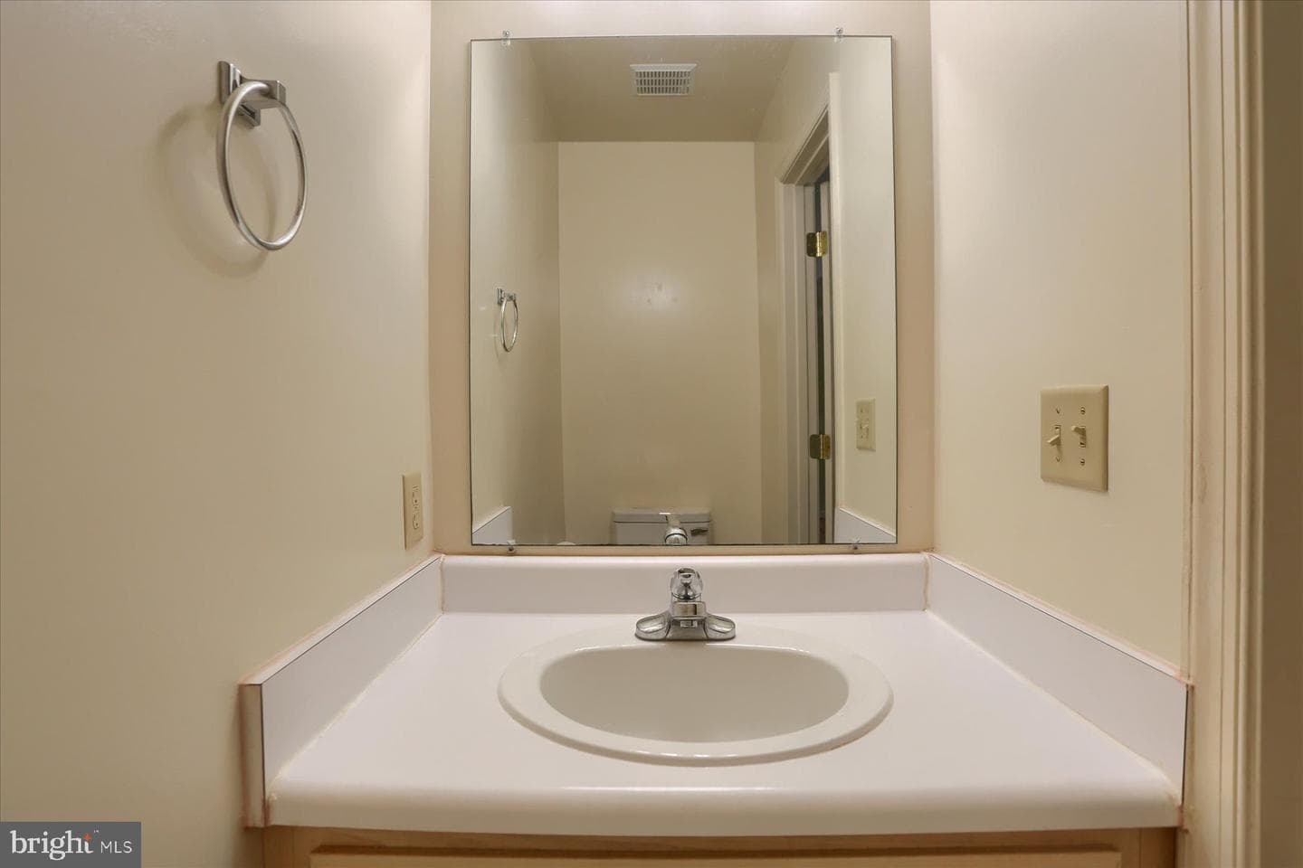 122 Kestrel Court photo 33