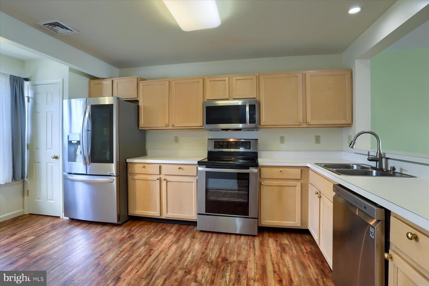 122 Kestrel Court photo 5