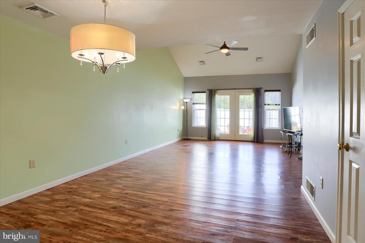 122 Kestrel Court photo 9
