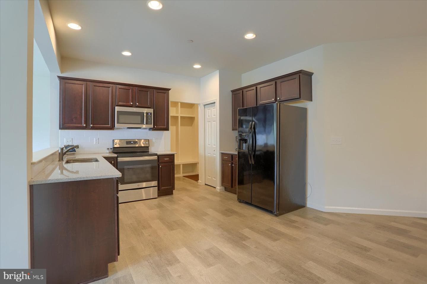 805 Anthony Drive photo 13