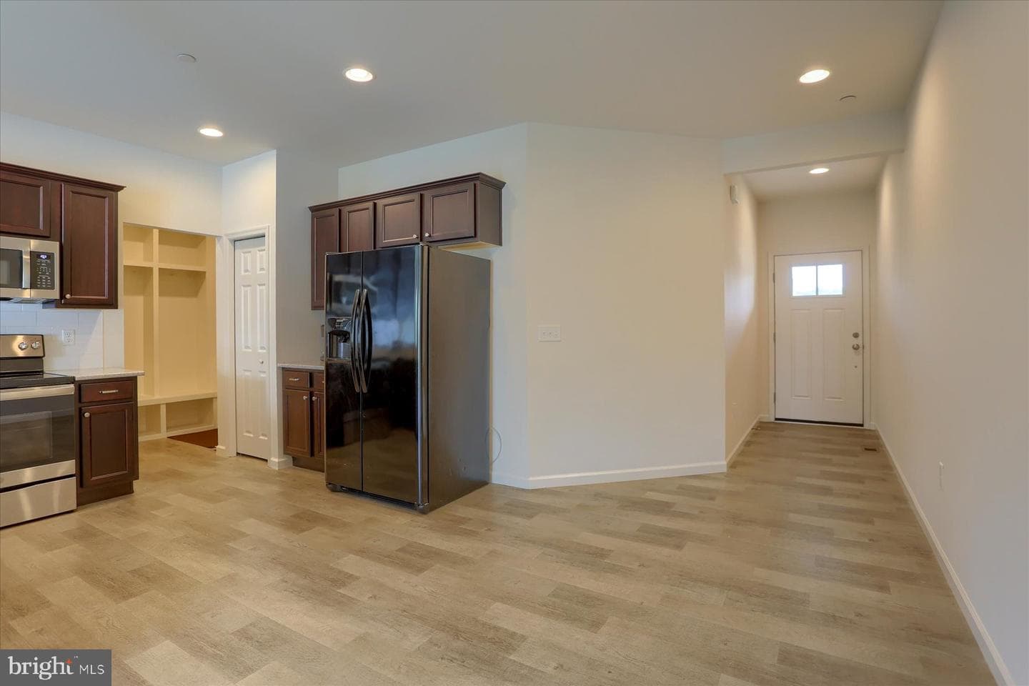 805 Anthony Drive photo 14