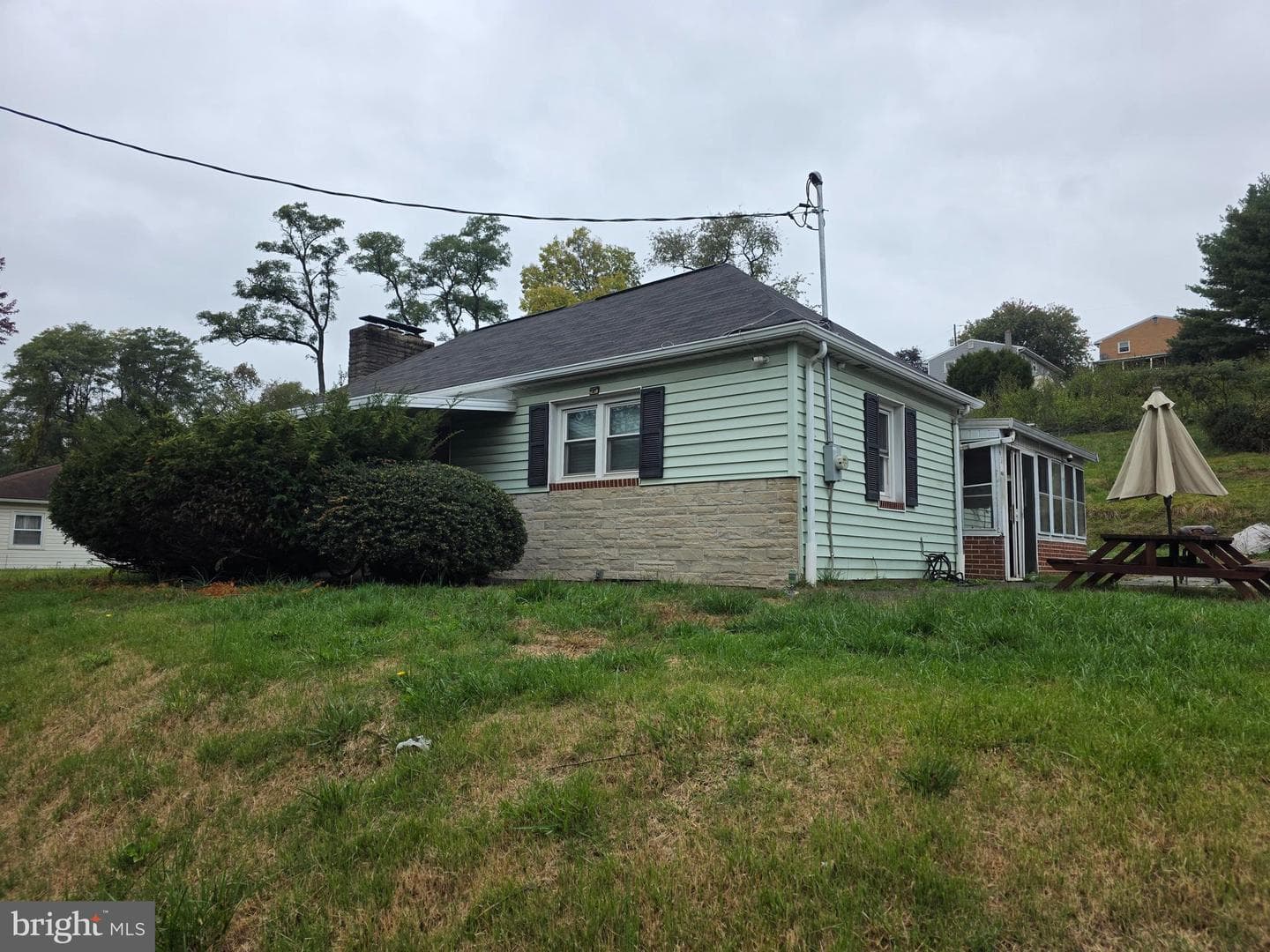 6520 Derry Street photo 3