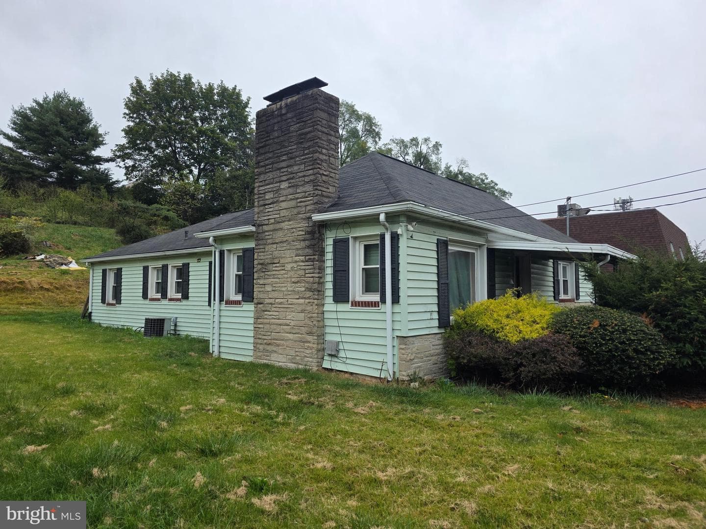 6520 Derry Street photo 4