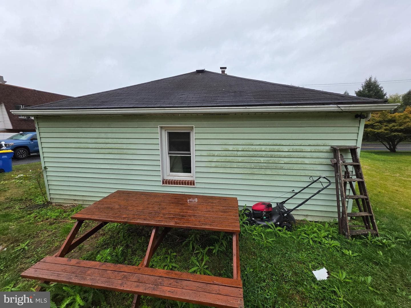 6520 Derry Street photo 7