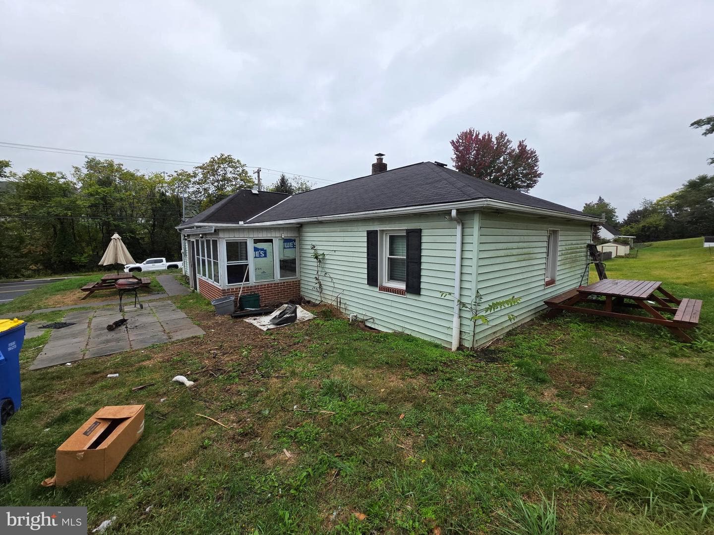 6520 Derry Street photo 8