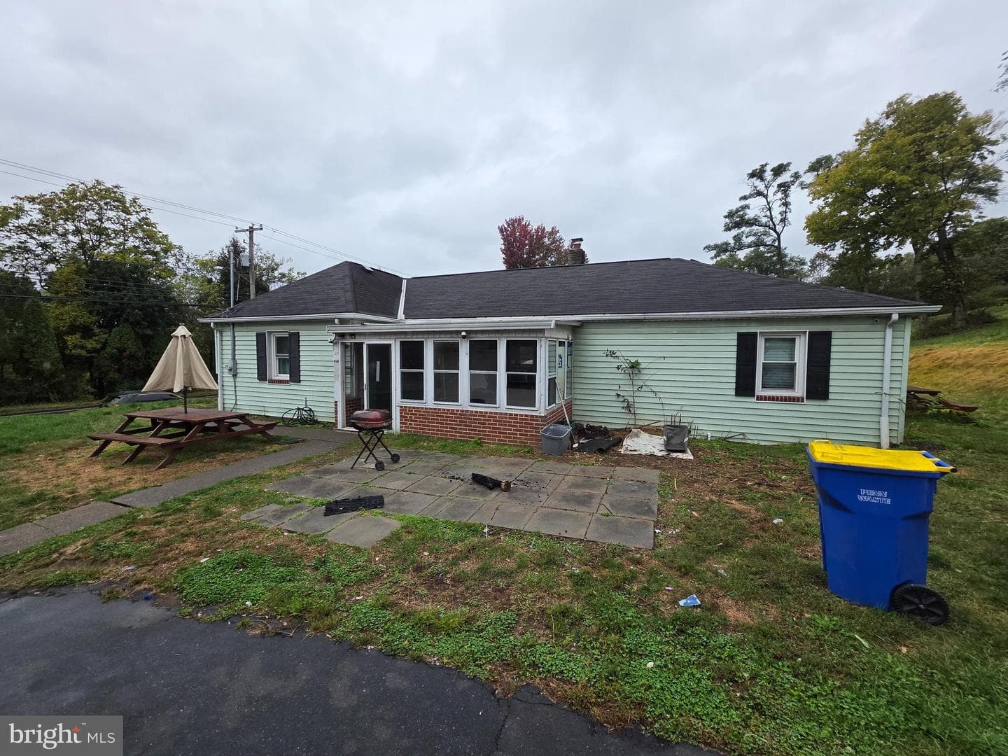 6520 Derry Street photo 9