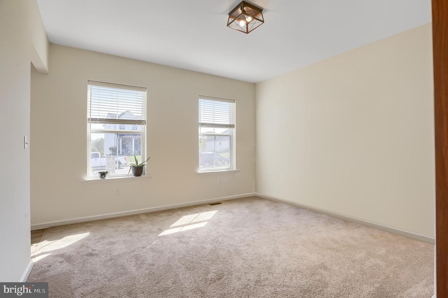 509 Elm Street photo 18