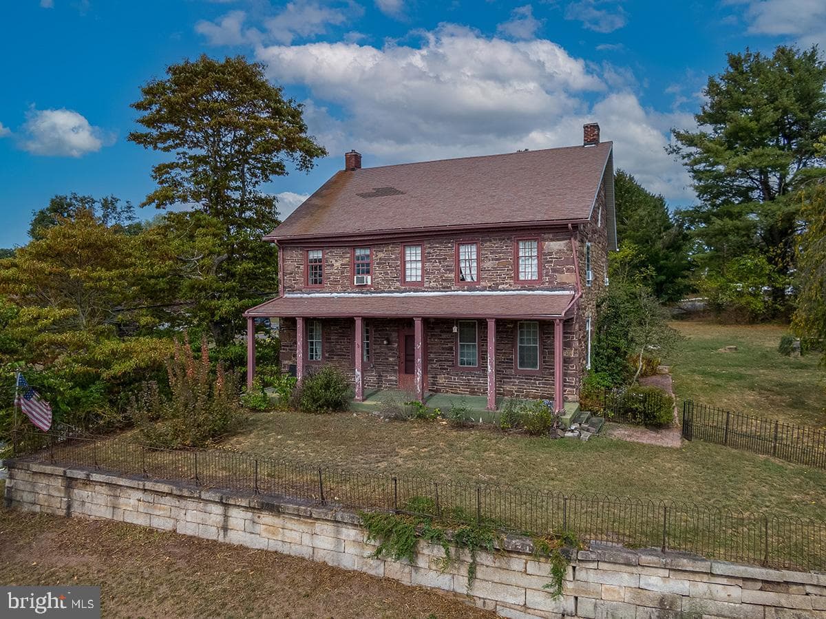 3059 Peters Mountain Road, Halifax