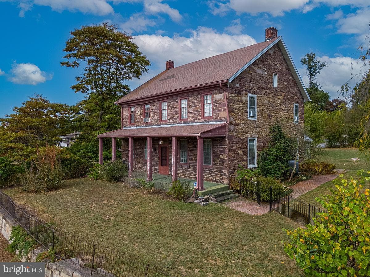 3059 Peters Mountain Road, Halifax