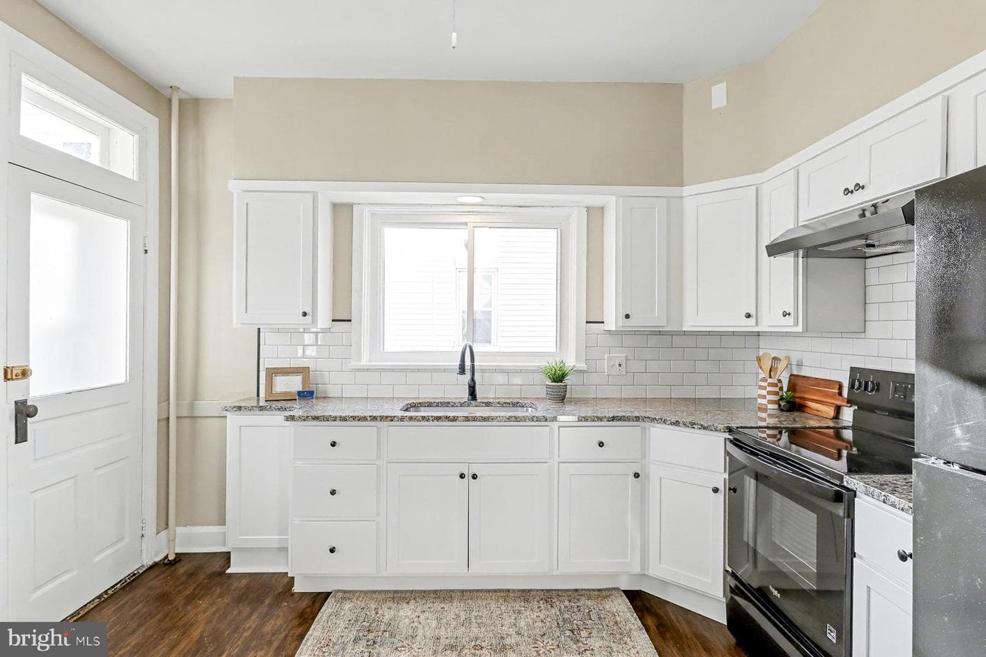 6755 Somerset Street photo 10