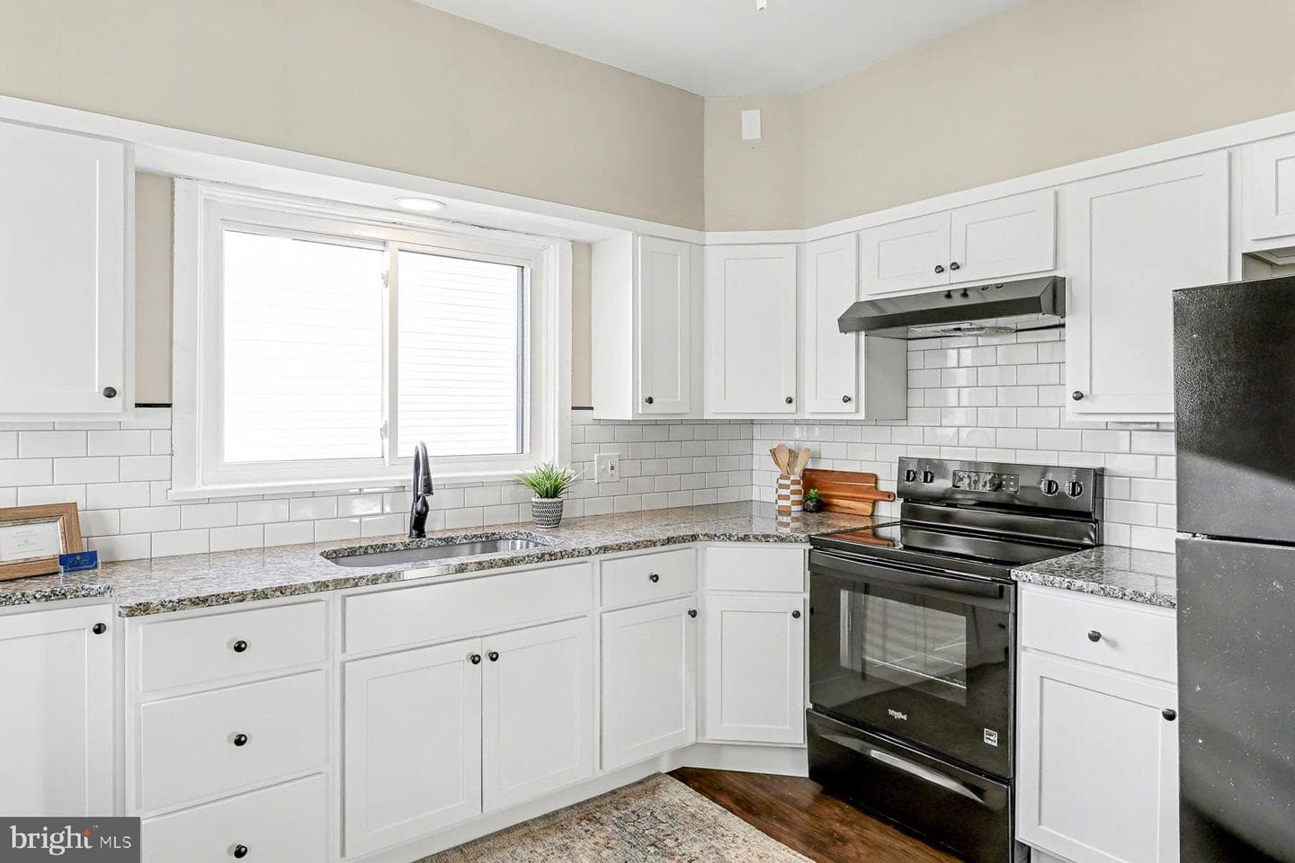 6755 Somerset Street photo 8