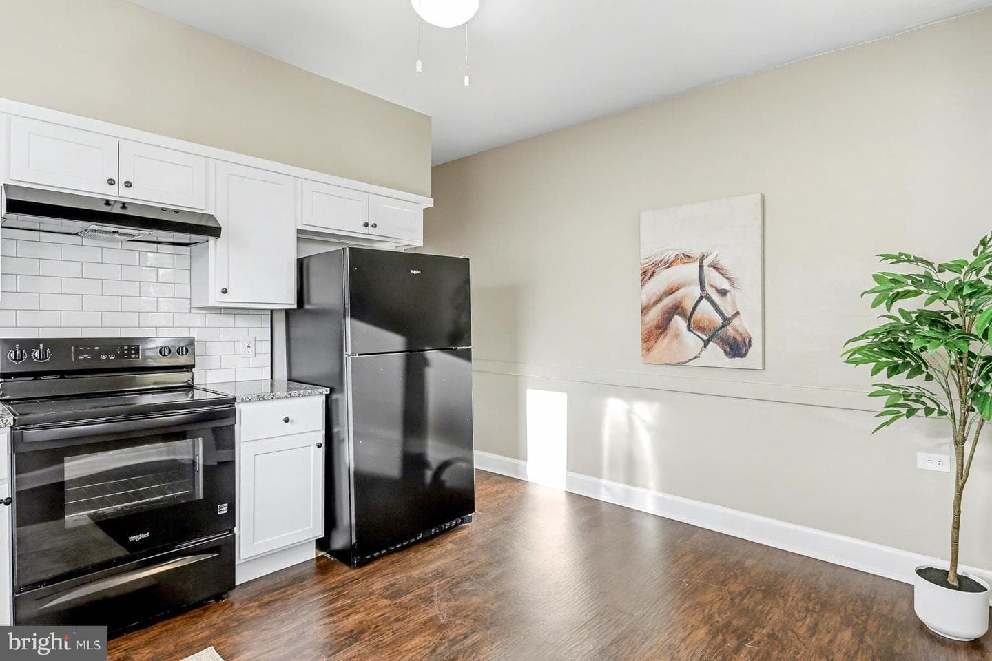 6755 Somerset Street photo 9