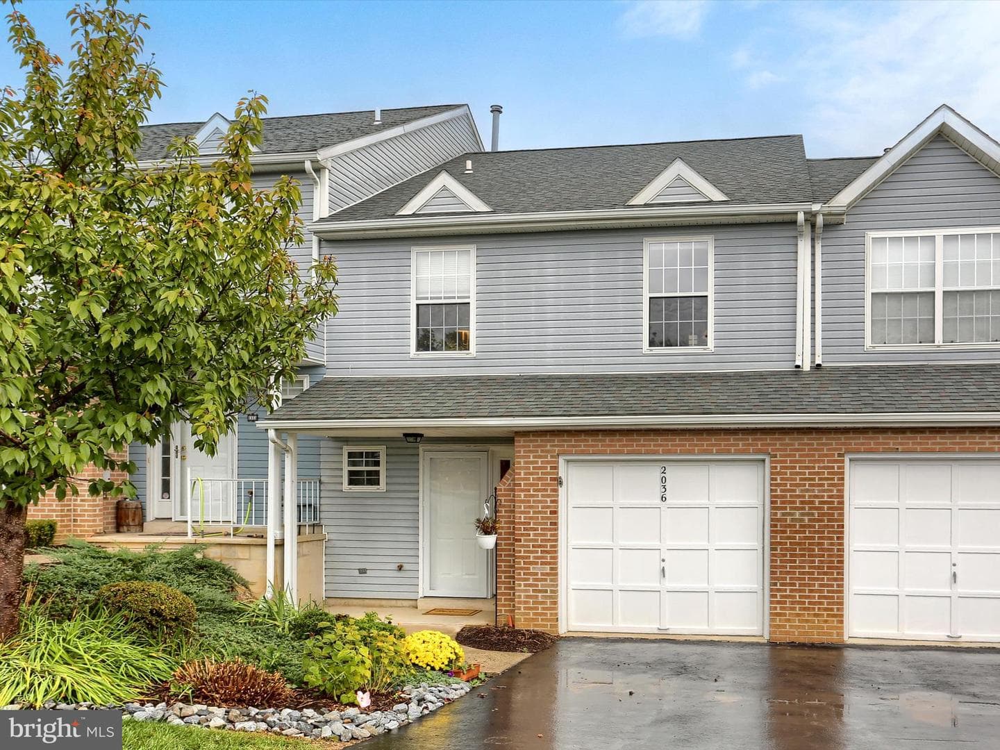 2036 Daybreak Circle photo 3