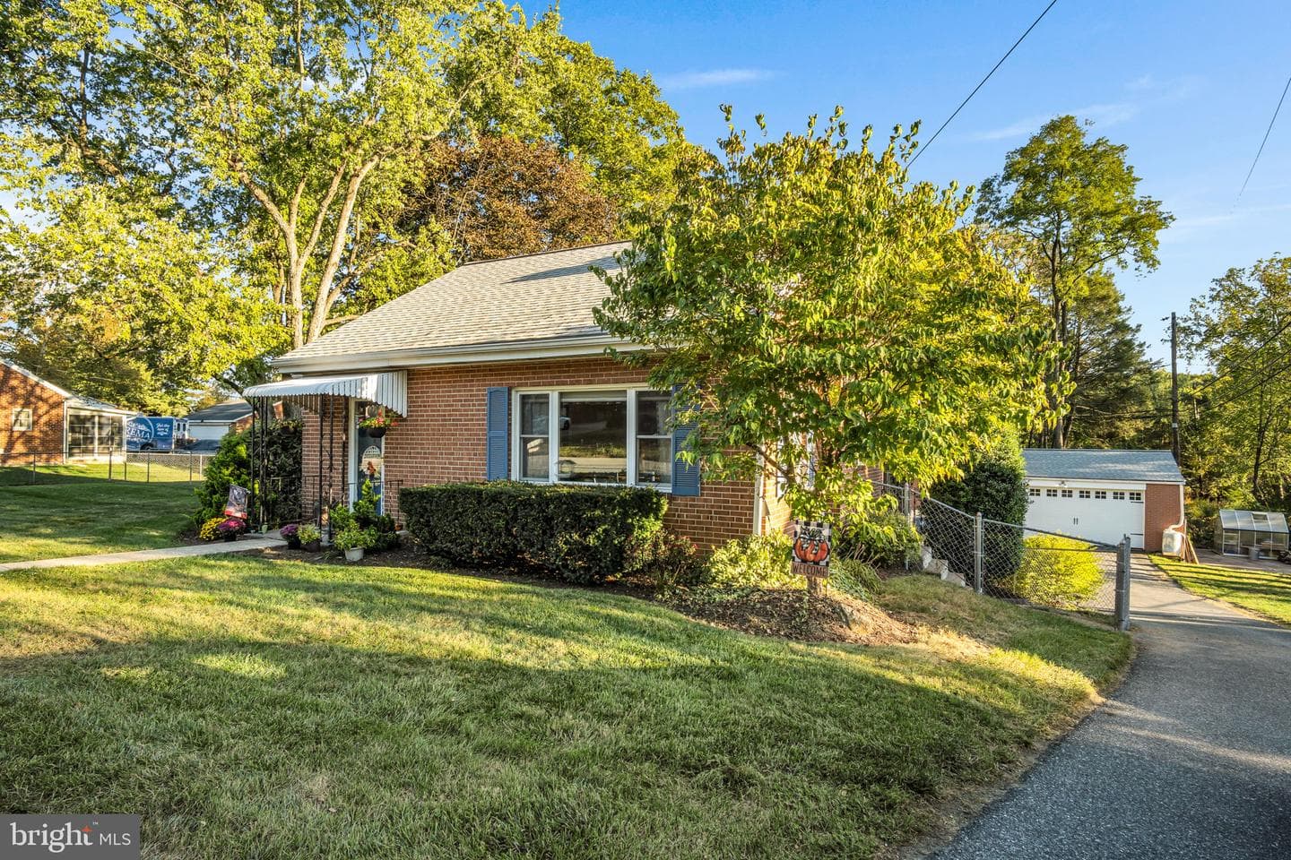 5797 Locust Lane photo 2