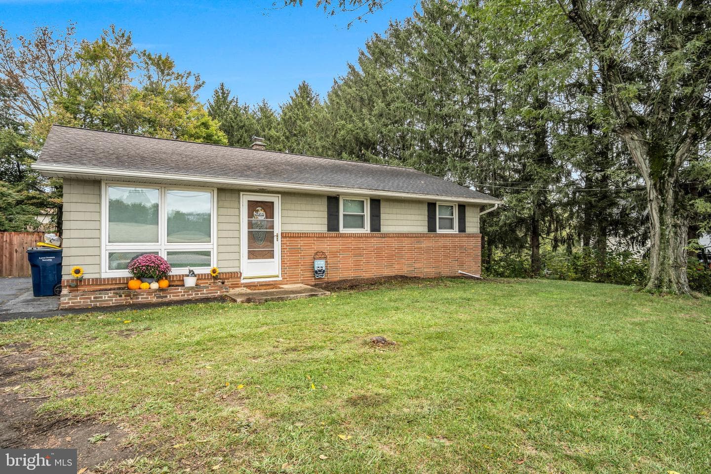 1948 Oberlin Road photo 3