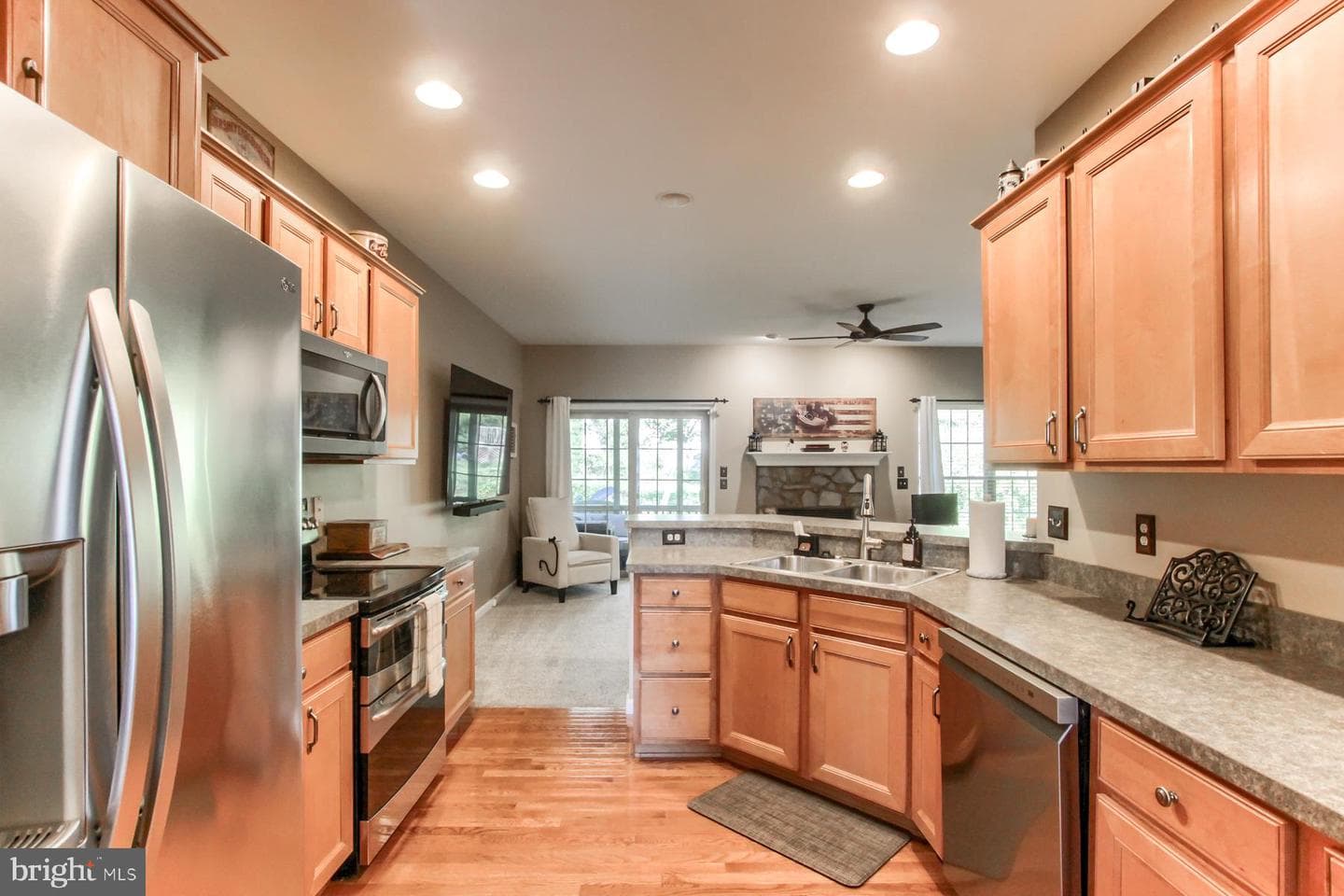 5592 Twilight Drive photo 9