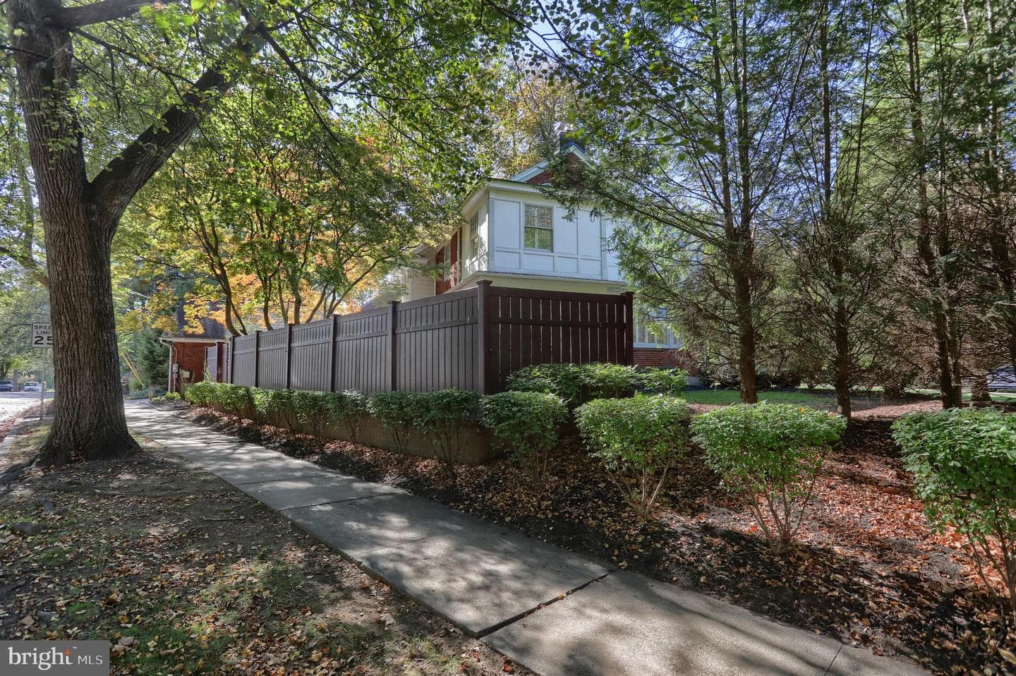 118 Elm Avenue photo 44