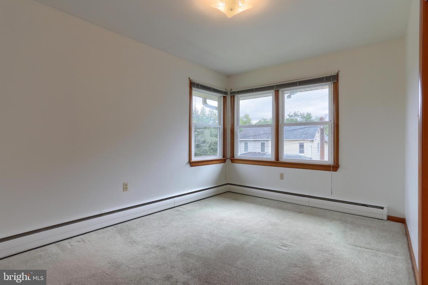 523 3rd St photo 16