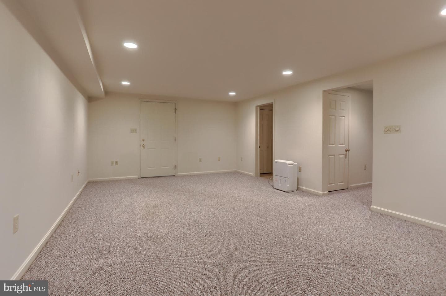 523 3rd St photo 20