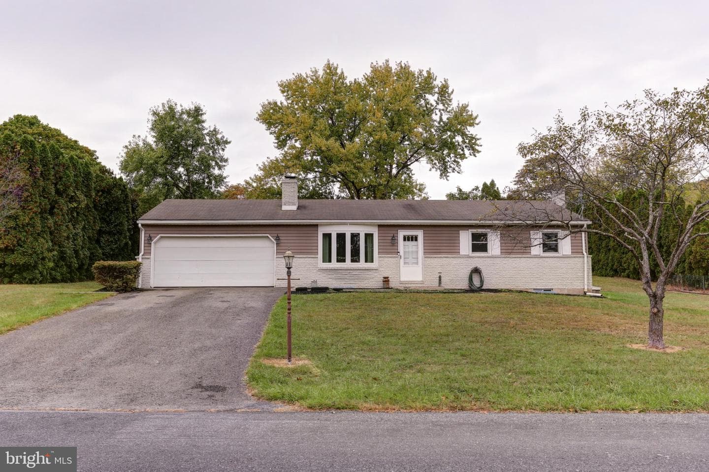 1650 Hicks Drive photo 2