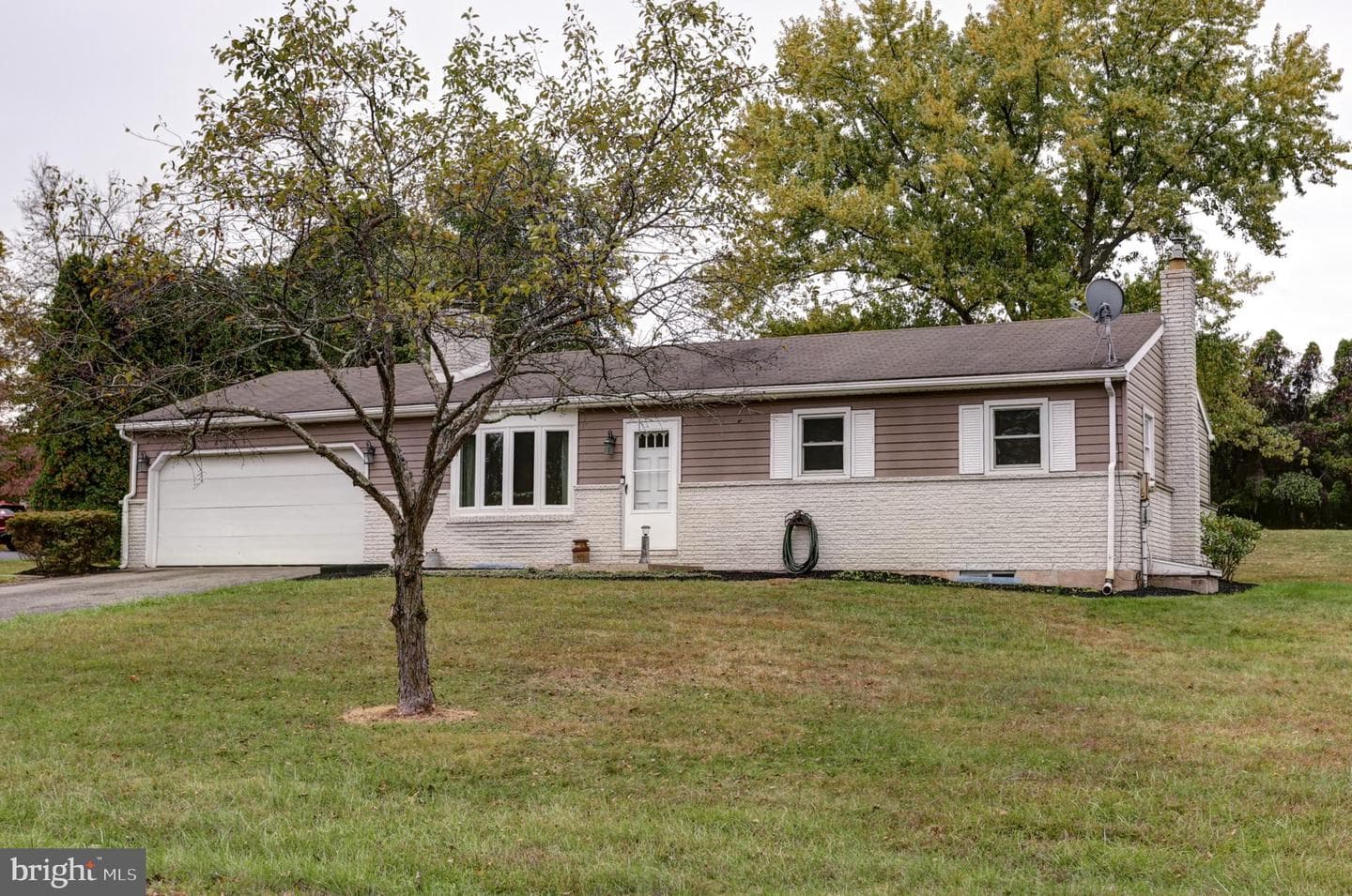 1650 Hicks Drive photo 3