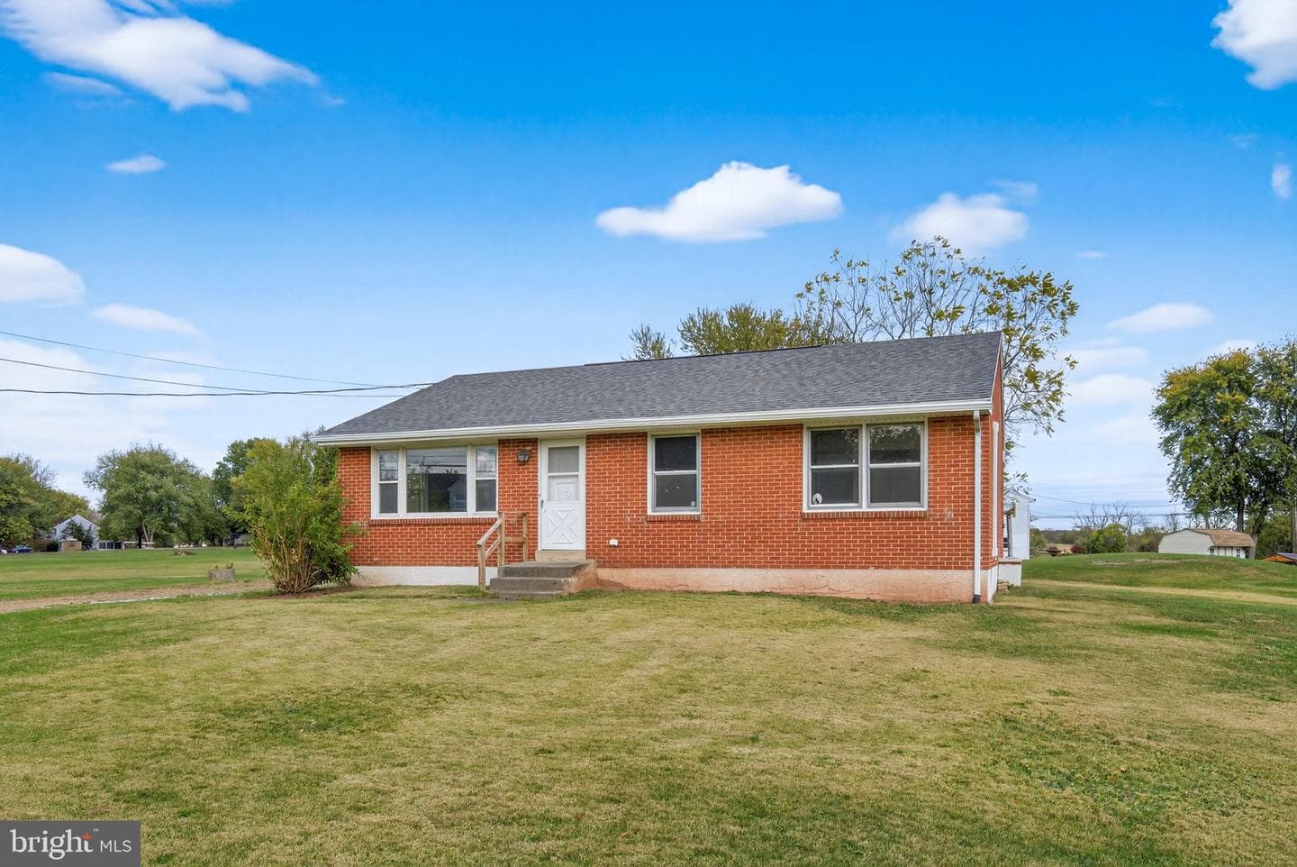 158 Garden Avenue photo 1