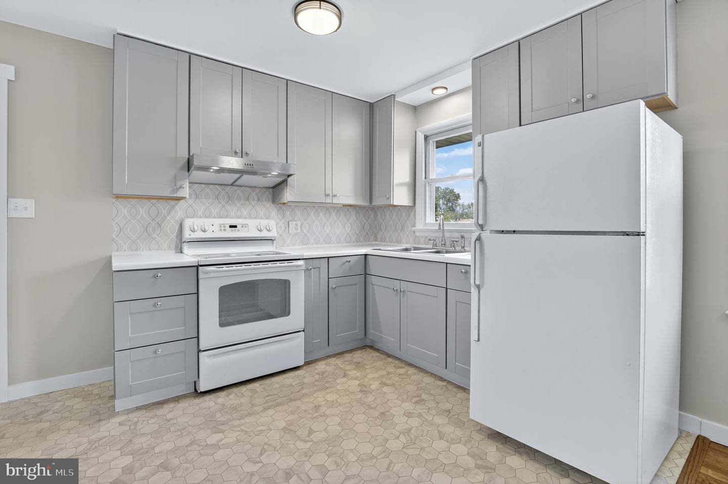 158 Garden Avenue photo 18