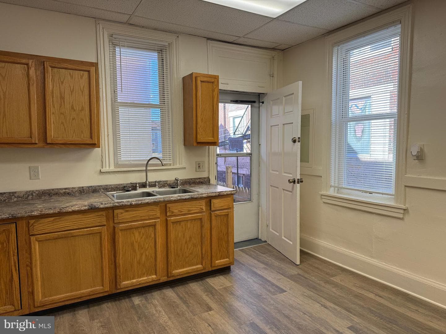 1351 Howard Street photo 43